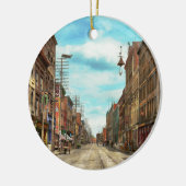 都市- Knoxville TN -陽気な通り1903年 セラミックオーナメント (左)
