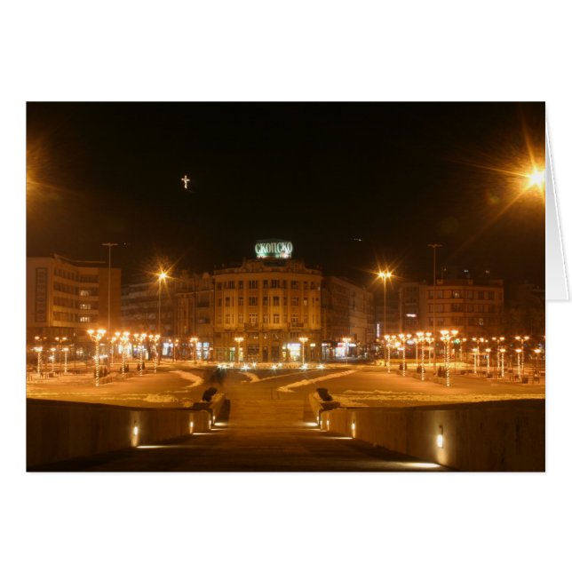 都心のスコピエ (正面横)