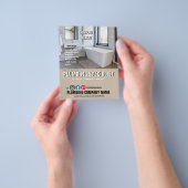 配管専門家の配管工のキッチン設備 チラシ (手)