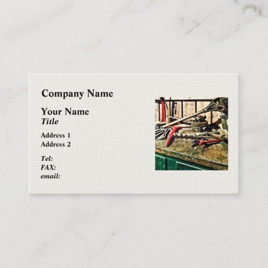 配管工の作業台にある2つの赤いレンチ 名刺 (正面)