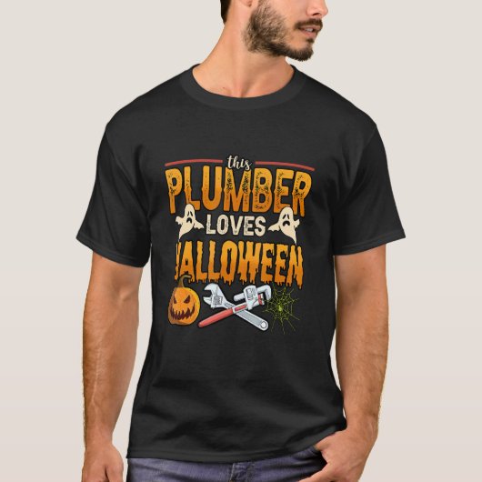 配管工はハロウィーンのコスチューム・パイプ・レンチが大好き Tシャツ (正面)