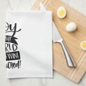 酒おもしろいが注がれ悦ぶ キッチンタオル (四つ折り)