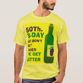 酒が好きで年をとらない Tシャツ (正面)