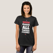 酒を飲むと何事も無くなる Tシャツ (正面フル)