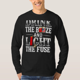 酒を飲んで7月4日にヒューズのおもしろいを点灯させる Tシャツ