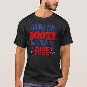 酒を飲んで7月4日に火を付ける Tシャツ