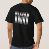 酔っぱらい視界不良のおもしろい飲酒デザイン Tシャツ (裏面)