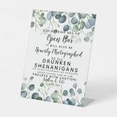 酔っぱらったシェナニガンスがユーカリを撮影 台座サイン (正面)