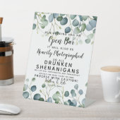 酔っぱらったシェナニガンスがユーカリを撮影 台座サイン (インサイチュ)