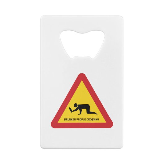 酔っぱらった人々が交通標識を横切る クレジットカード栓抜き (裏面)