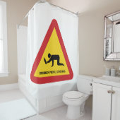 酔っぱらった人々が交通標識を横切る シャワーカーテン (インサイチュ)