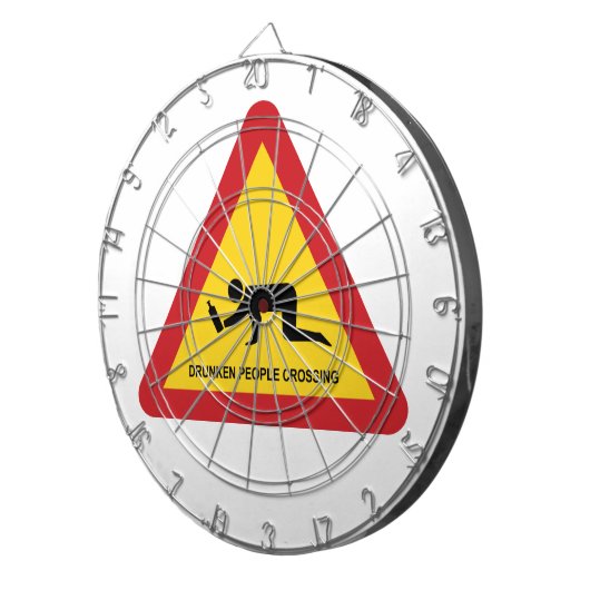 酔っぱらった人々が交通標識を横切る ダーツボード (正面右)