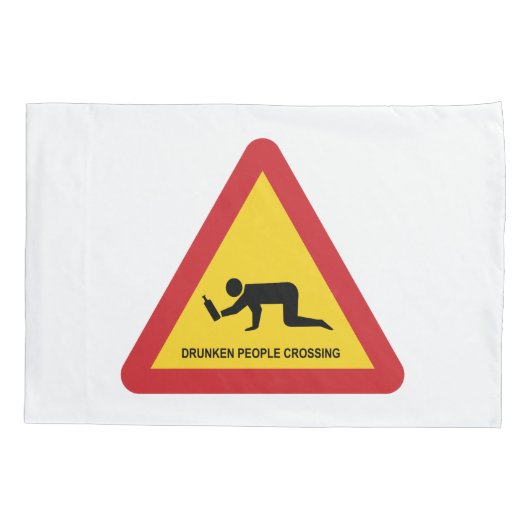 酔っぱらった人々が交通標識を横切る 枕カバー (裏面)