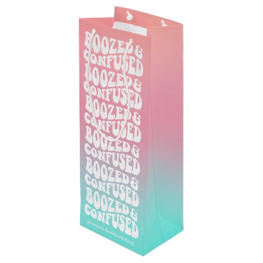 酔っぱらって混乱したレトロアクアピンクの独身最後の祭典 ワインギフトバッグ (裏面アングル)