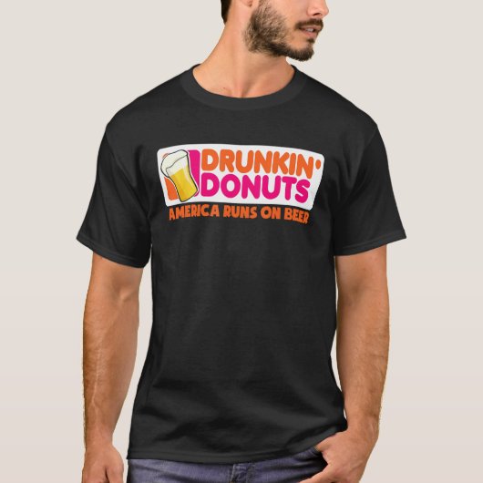 酔っ払いでアメリカ走がビールシャツで育つ Tシャツ (正面)
