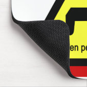 酔っ払い人がタイのサイン⚠を渡る⚠ マウスパッド (コーナー)