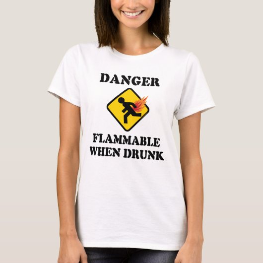 酔っ払って可燃性 - おならユーモア Tシャツ (正面)