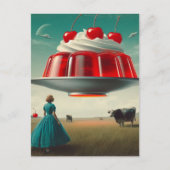 酪農牧場での赤い超現実的な甘いトリートメント ポストカード (正面)
