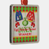 醜いクリスマスのセーターのコンテストの勝者のオーナメント メタルオーナメント (右)