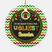 醜いセーターのクリスマスの休日の勝者賞 セラミックオーナメント (裏面)