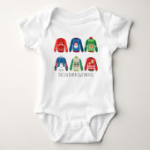 醜いセーターのTシャツを衣服するには可愛すぎる ベビーボディスーツ (正面)