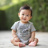 醜い人が私を抱き締めてくれるときだけ泣く ベビーボディスーツ