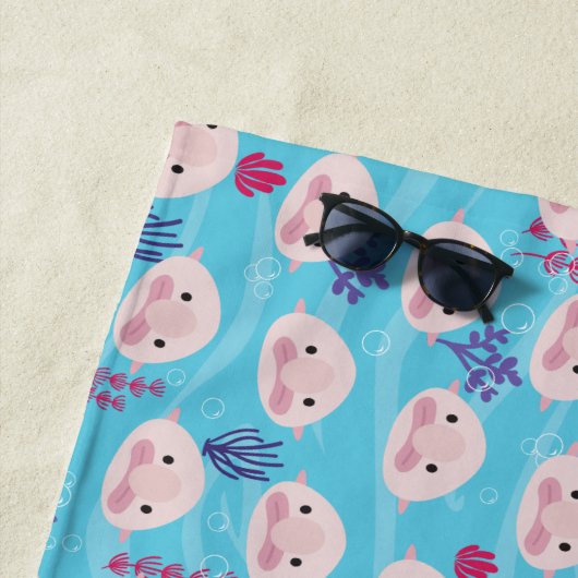 醜い魚 ビーチタオル (インサイチュ)