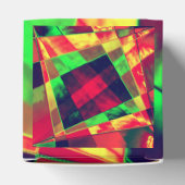 重なり合う斜めおよびほつれた長方形 フェイバーボックス (上部)