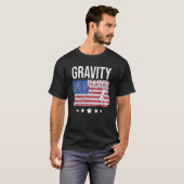 重力は神話のアメリカ国旗のポール・ヴォールトである Tシャツ (正面フル)