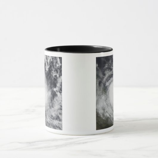 重度の熱帯低気圧地域のハミッシュ マグカップ (中央)