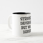 重点を置かれる。 落ち込んだ、しかし身なりのよい引用文 ツートーンマグカップ (正面左)