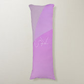 重複するイニシャル |ピンクモダン幾何学的 ボディピロー (正面縦)