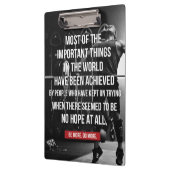 重量挙げやる気を起こさせるの言葉 – トレーニング クリップボード (左)