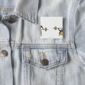 重量挙げステージの4つのバーベルを持ち上げる 缶バッジ (インサイチュ)