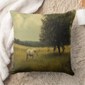 野に放牧する白馬 クッション (ブランケット)