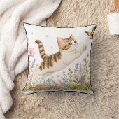 野の花でチョウを追う刺繍の子猫 クッション (ブランケット)