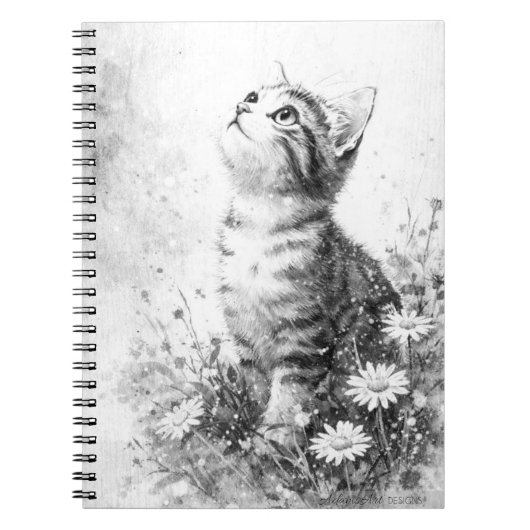 野の花の中の好奇心旺盛な子猫 - モノクロ ノートブック (正面)