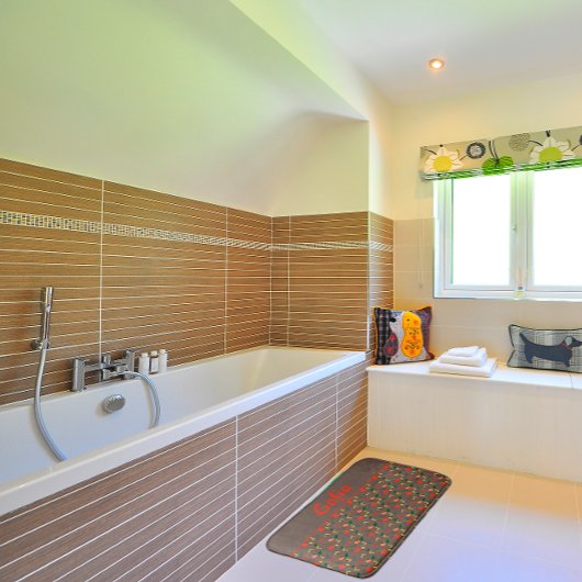 野の花の模様ポピー茶色のバスマット バスマット