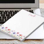 野カラフル花かわいらしフローラパーソナライズされた ノートパッド<br><div class="desc">かわいらしnotepad withカラフル縁どwildflower to personalize with your name.この繊細で水フェミニン色のフローラデザインは手で縁どタイポグラフィを置いた野生の花を持つ。お母さんの日ワイルドフラワーコレクションでカードやギフトのコーディネートをお楽しみください。</div>