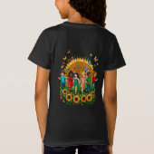 野原で戯れる Tシャツ (裏面)