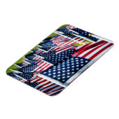 野原で誇らしげに振る400旗 マグネット (左側)