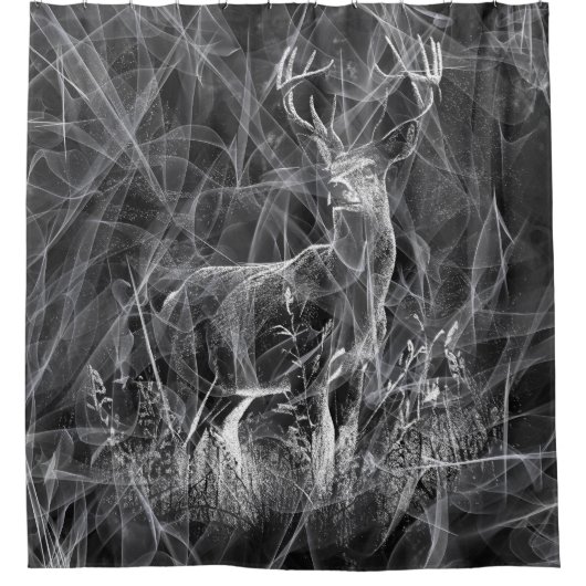 野原と木で囲まれた〔雄ジカの〕枝角を持つ鹿 シャワーカーテン (正面)