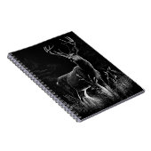 野原と木で囲まれた〔雄ジカの〕枝角を持つ鹿 ノートブック (右側)