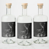 野原と木で囲まれた〔雄ジカの〕枝角を持つ鹿 リキュールボトルラベル (ボトル)
