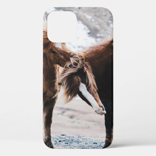 野原に2頭の茶色の馬 Case-Mate iPhoneケース (裏面)