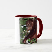 野性生物を救って下さい: 雨林のかわいいオランウータン マグカップ (正面右)