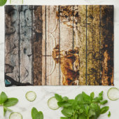 野木材に敷設されたロングホーン動揺して群 キッチンタオル (折り畳み)