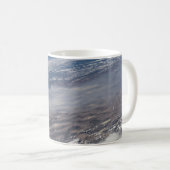 野火のまわりにヨセミテ国立公園。 コーヒーマグカップ (正面右)