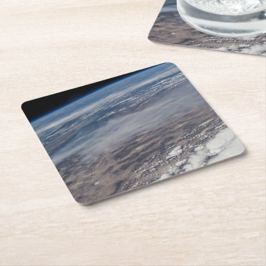 野火のまわりにヨセミテ国立公園。 スクエアペーパーコースター (アングル)