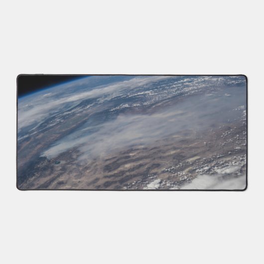 野火のまわりにヨセミテ国立公園。 デスクマット (正面)